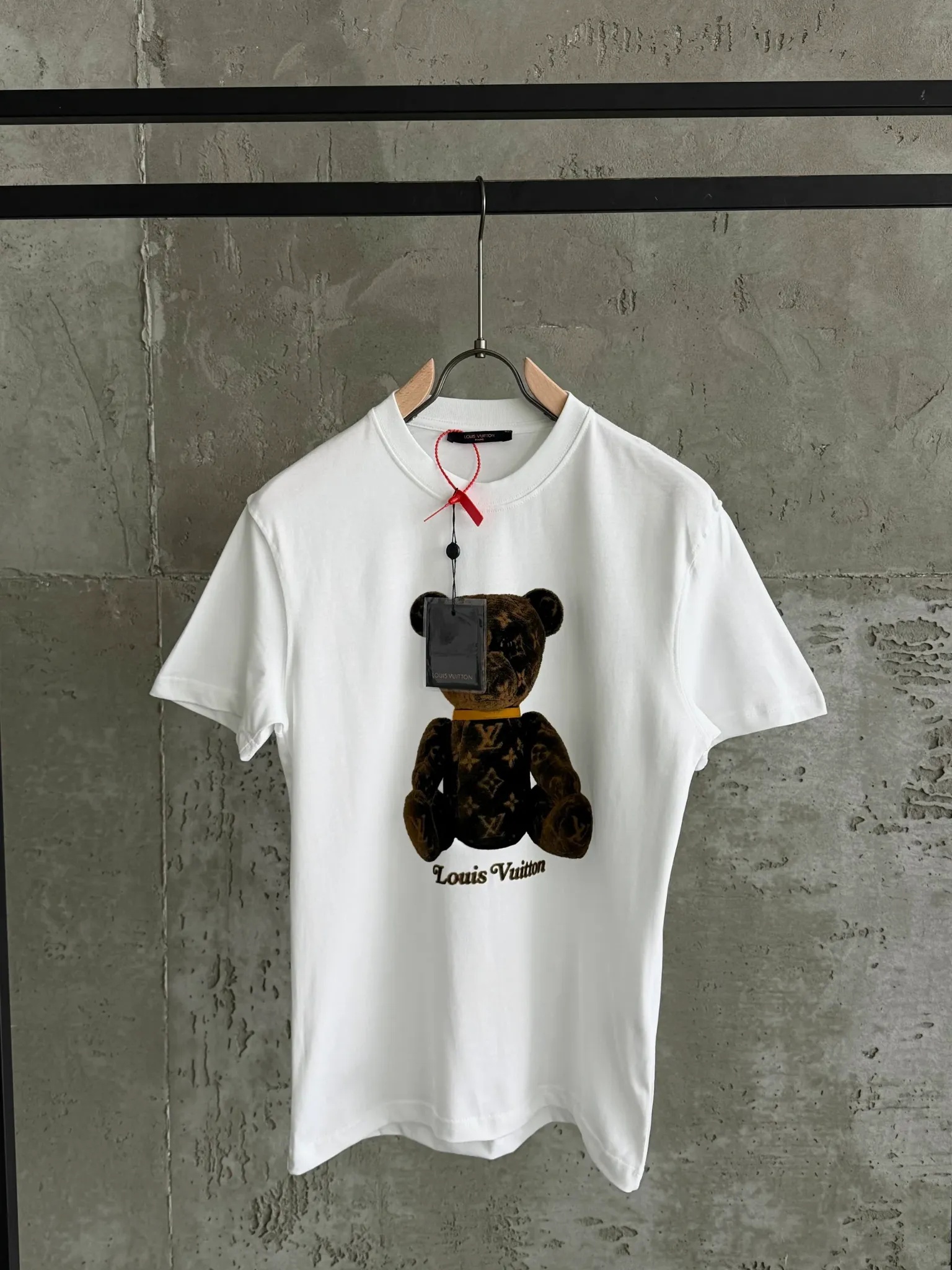 LV01 Bear beyaz tshirt