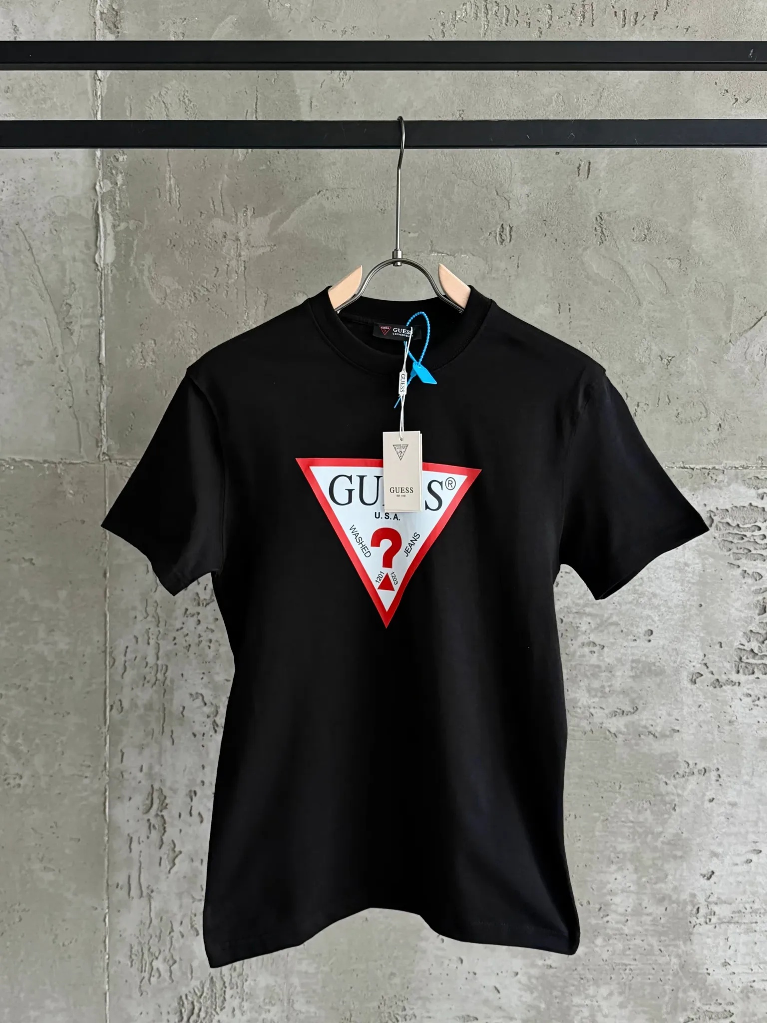 G02 Premium Guess T-shirt