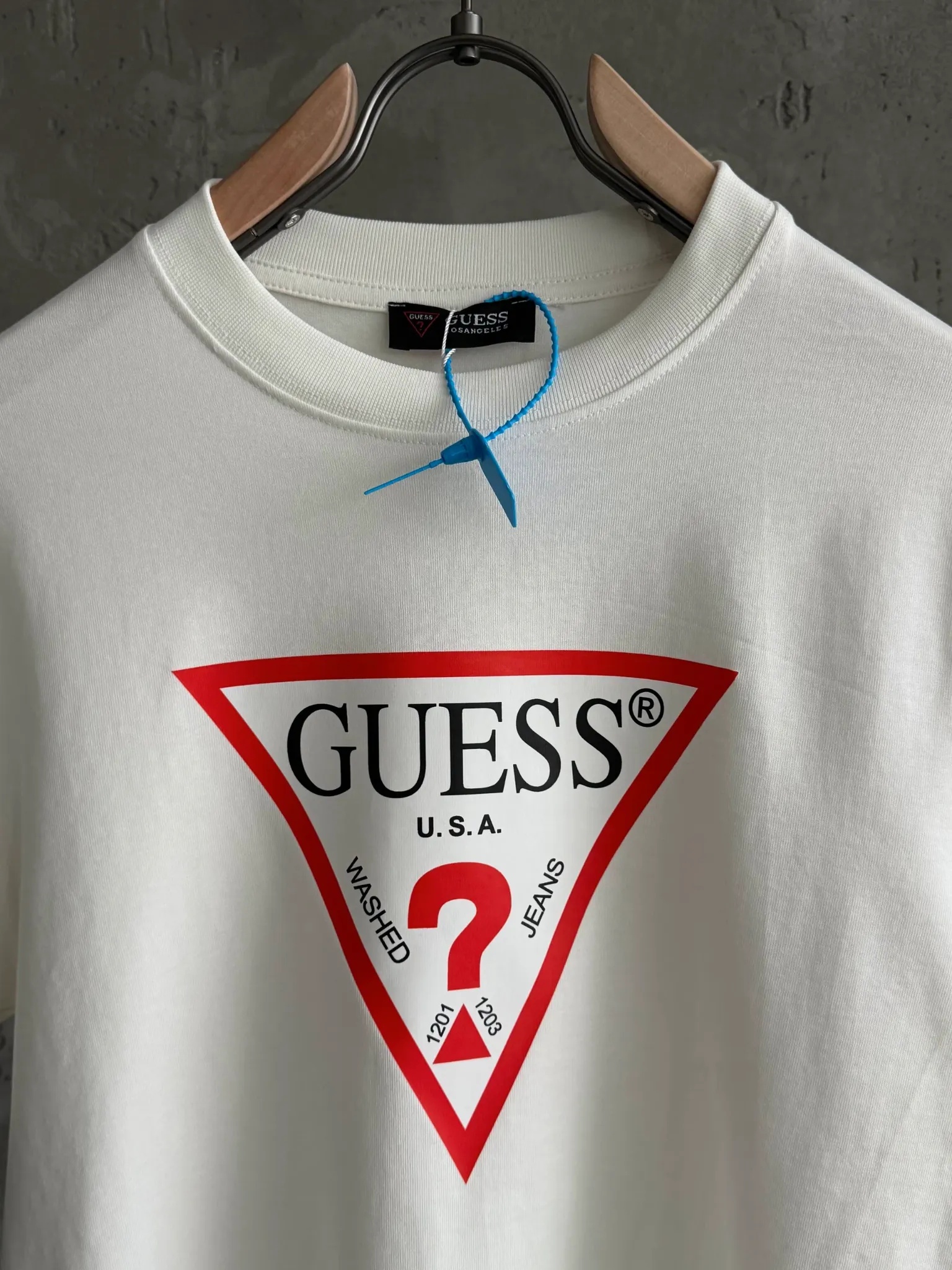 G02 Premium Guess T-shirt